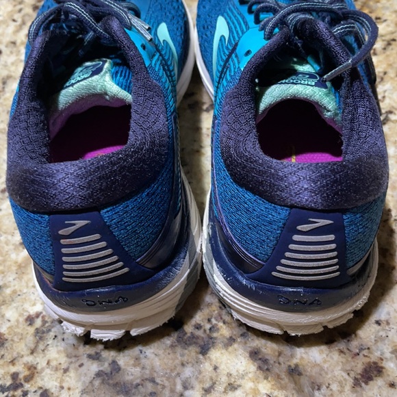 Brooks Adrenaline GTA 18 - Picture 6 of 12